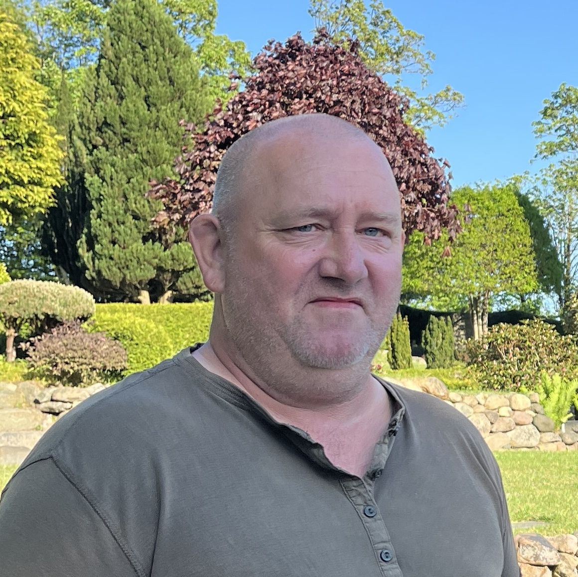 Nærbillede af graver Villy Aldahl